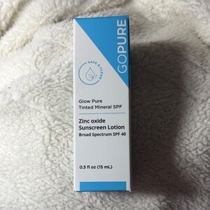 NWT: Zinc Oxide Sunscreen Lotion - Blue and White